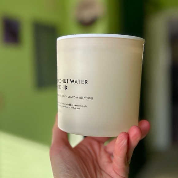 NEW 2 Wick Coconut Water + Orchid 14oz Glass Plant Wax Candle - Picture 4 of 6